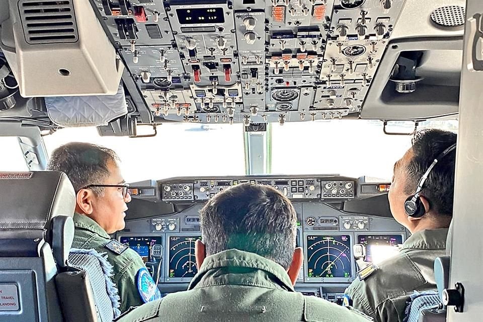 El Gobierno aumentó el control de militares sobre instituciones, luego que se aprobó reforma para que Sedena vigile espacio aéreo nacional.