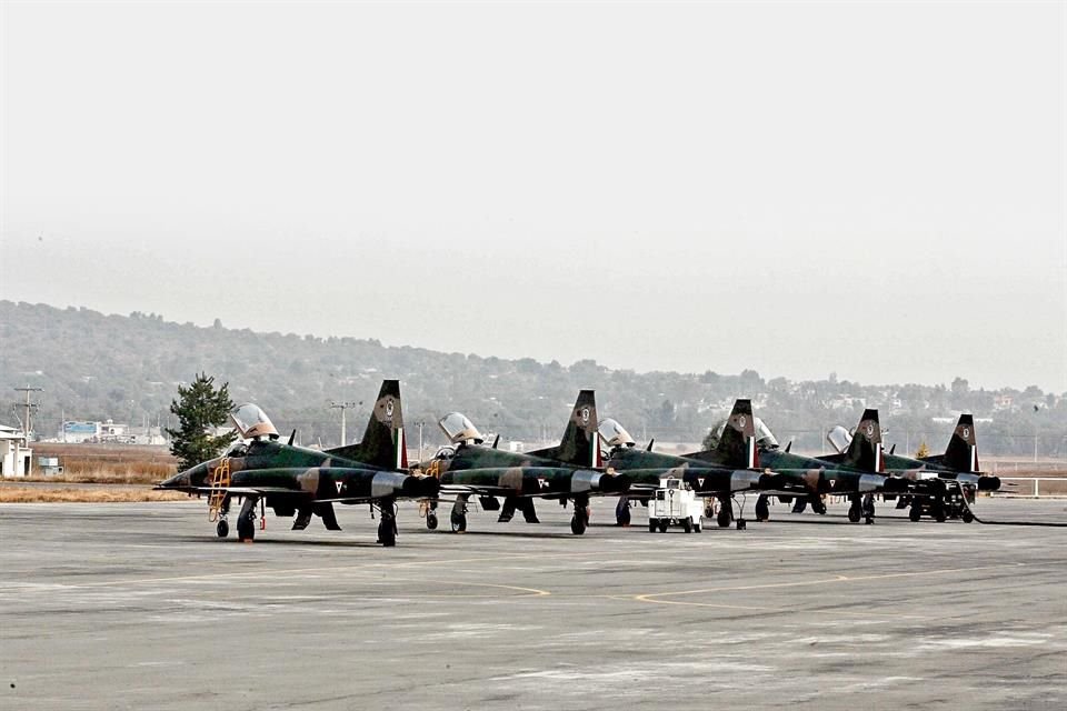 Más de 150 aeronaves de la Fuerza Aérea Mexicana requieren mantenimientos para alargar su vida útil, incluyendo el 'Avión Presidencial'.