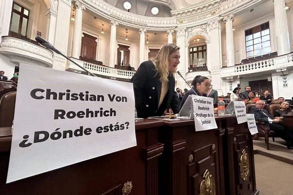 La licencia solicitada por Christian von Roehrich fue rechazada por diputados morenistas, quienes aseguraron que su aprobación implicaría consentir la corrupción.