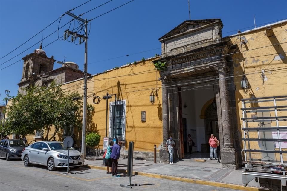 El Director del Hospital Civil señaló que la falta en la que pudo haber incurrido el ex coordinador, al otorgar contratos a su pareja, no debe ser sancionada en el ámbito penal.