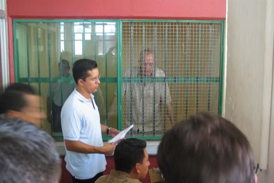 White fue traído a Puerto Vallarta para ser enjuiciado en 2005.