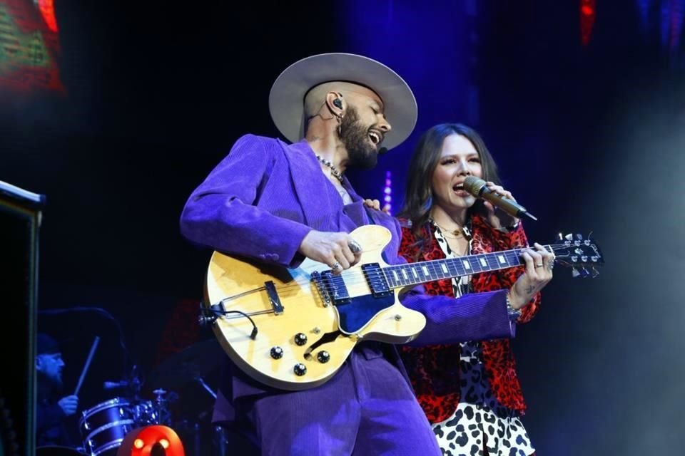 Los hermanos Huerta, Jesse & Joy, regalan una noche de sentimiento en la Arena Monterrey. Repasa las mejores imágenes del concierto.