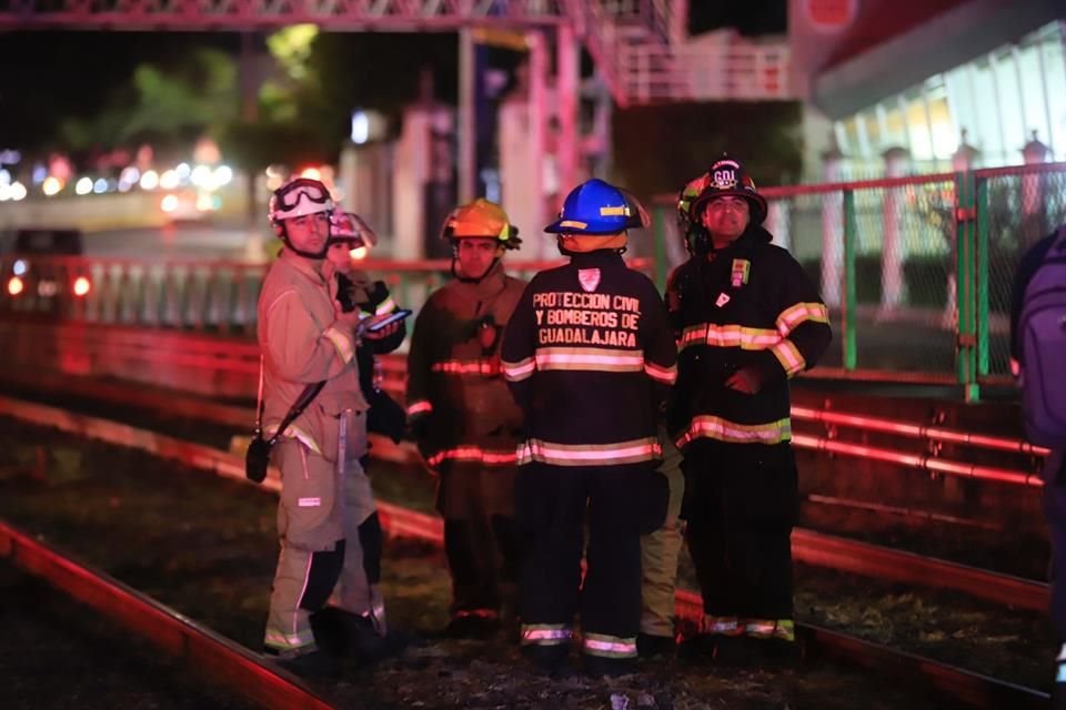 Un hombre ingresó al túnel del Tren Ligero y perdió la vida la noche de este viernes en Guadalajara.