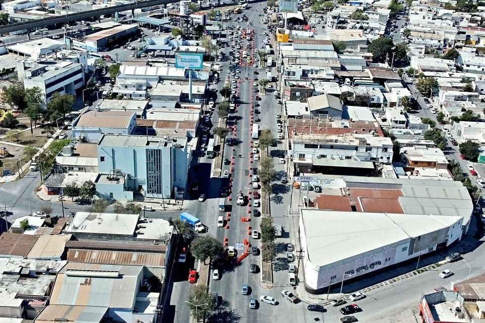 Los carriles centrales de la Avenida Prolongación Madero fueron cerrados por los primeros trabajos de la L6.