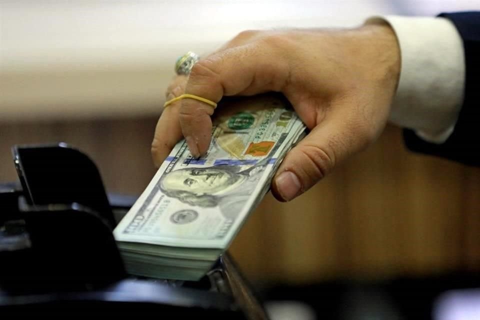 México captó 4 mil 575 mdd en remesas en enero de 2024, su mejor inicio de año desde 1995.