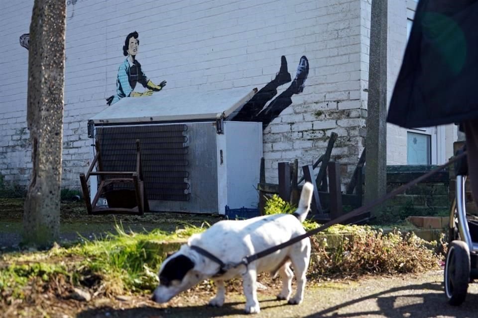 La obra de Banksy fue plasmada en la pared de una casa en la localidad costera de Margate, Inglaterra.