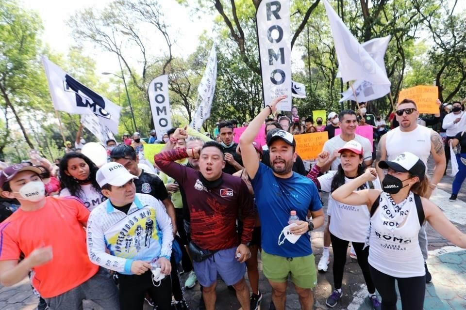 Romo corrió y recorrió en bicicleta calles de 60 colonias (80% de la alcaldía) en lo que llamó 'Carrera de la victoria' y por la tarde se reunió con vecinos, taxistas y comerciantes.