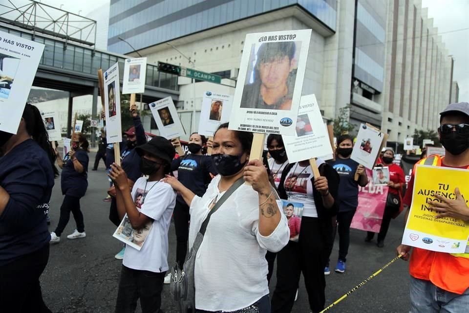 El contingente marchó desde Ocampo y Cuauhtémoc hasta el Palacio de Gobierno para exigir que encuentren a sus familiares.