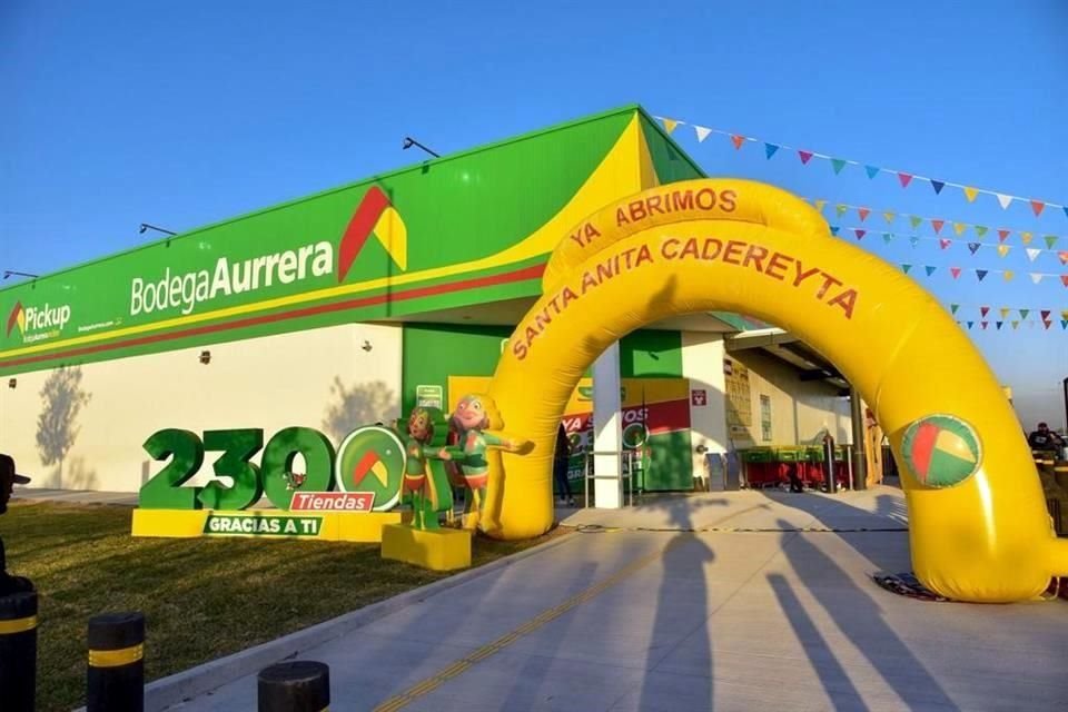 En el marco de su 65 aniversario, Bodega Aurrerá abrió su tienda 2 mil 300 en el País, ubicada en Cadereyta, Nuevo León.