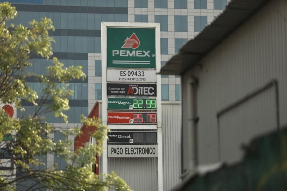 Pemex mantiene 80% del mercado de venta de gasolinas.