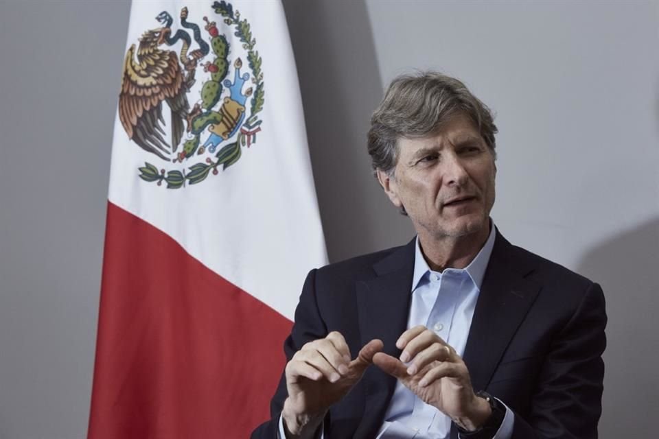 Enrique de la Madrid estuvo en Jalisco, donde tuvo una reunión con empresarios en la Cámara Nacional de Comercio de Guadalajara.