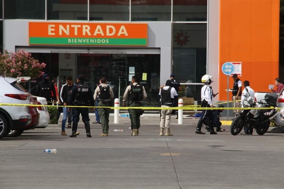 Por robar un camión blindado y desatar una balacera en una plaza comercial de Guadalajara en 2021, Gerardo M. enfrenta un proceso legal.