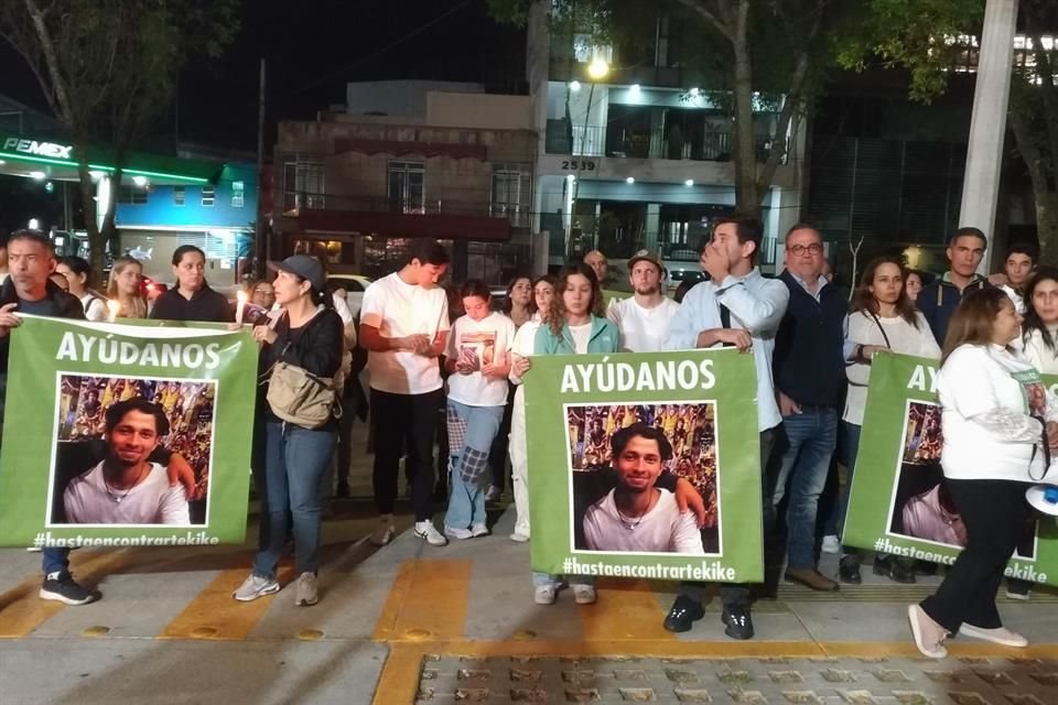 Familiares de los jóvenes desaparecidos se manifestaron el miércoles en Casa Jalisco para pedir ayuda al Gobernador.