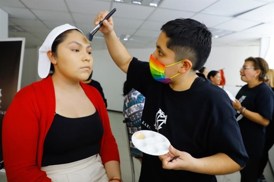 El programa del Instituto de Reinserción Social de la Ciudad de México fue tomado por 20 personas.