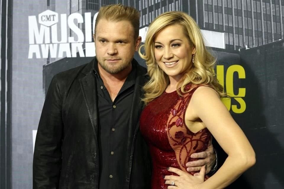 El esposo de Kellie Pickler, de 49 años, fue encontrado muerto en un aparente suicidio.