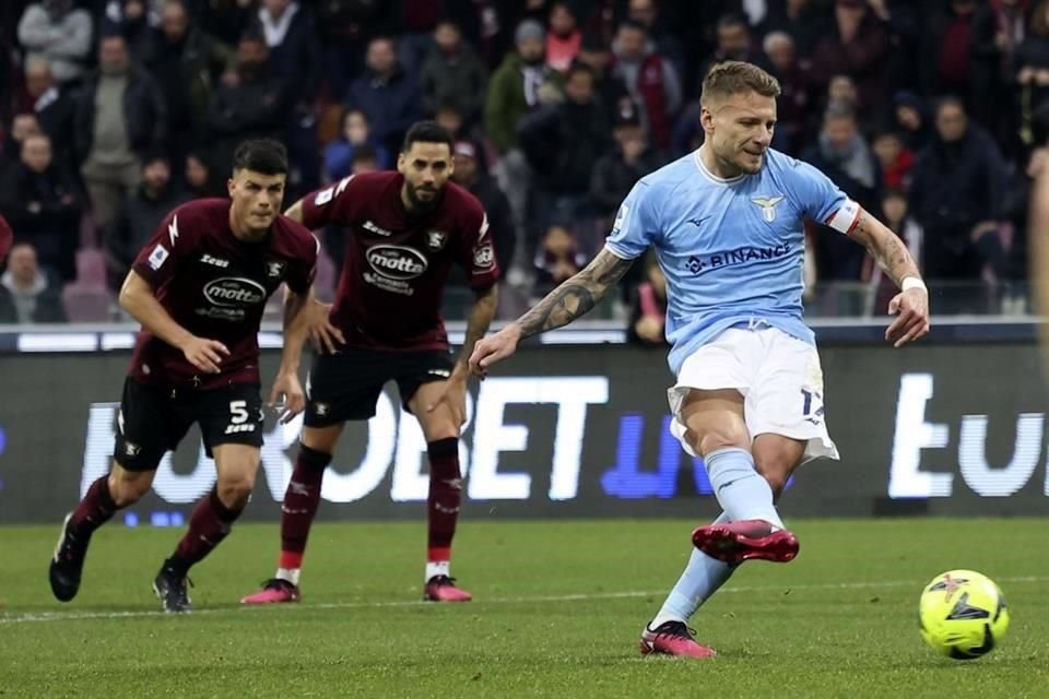 Ciro Immobile marcó un doblete, el segundo fue de penal.