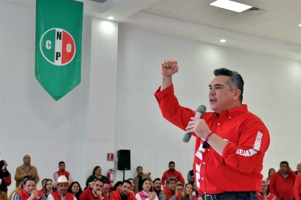 El dirigente priista respondió al Presidente Felipe Calderón sobre el nuevo perfil de la Oposición.