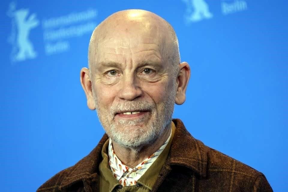 El actor John Malkovich aseguró en el Festival de Cine de Berlín que sus opiniones como actor no merecen reconocimiento.