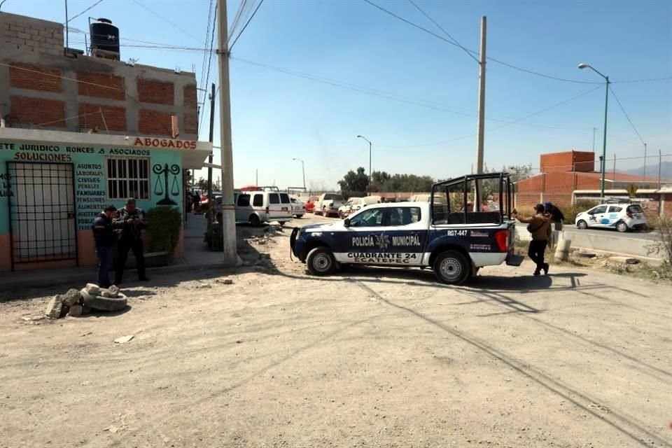 Un presunto asaltante y su cómplice fueron baleados en calles de la Colonia Tablas Del Pozo, en Ecatepec.