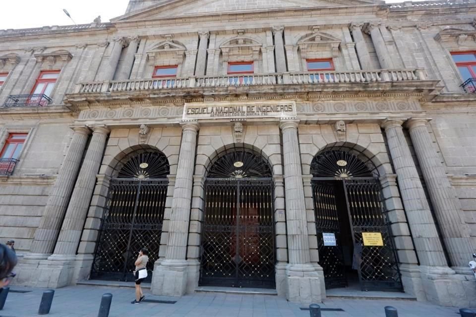 El Fondo de Cultura Económica ocupaba un gran espacio de la Feria del Libro de Minería, pero este año no acudirán por los costos excesivos, aludió Paco Ignacio Taibo II, director de la editorial.