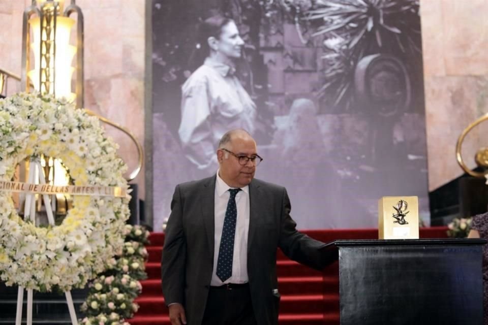 A la escultora Ángela Gurría no le interesaba convertirse en personaje público, compartió durante el homenaje Emilio Javelly Gurría, hijo de la artista.