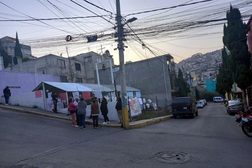 La capilla del Cristo Peregrino, en la Colonia Atlamaxac, dará el último adiós a Rosa Itzel, quien murió víctima de una bala perdida.