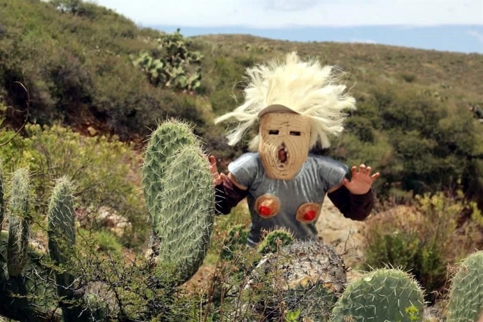 Entre una veintena de artistas internacionales figura la mexicana Naomi Rincón Gallardo, quien participa  con sus 'contramundos' críticos hacia el eurocentrismo, el extractivismo y el despojo.