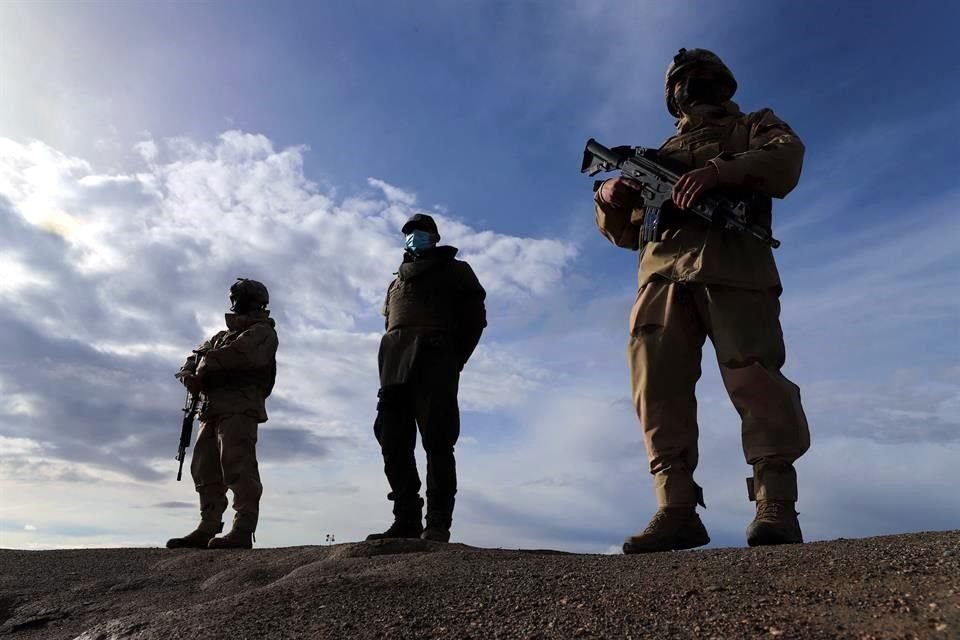 Chile iniciará el despliegue de militares para resguardar las fronteras con Perú y Bolivia, en un intento por controlar el ingreso de migrantes por pasos no autorizados.