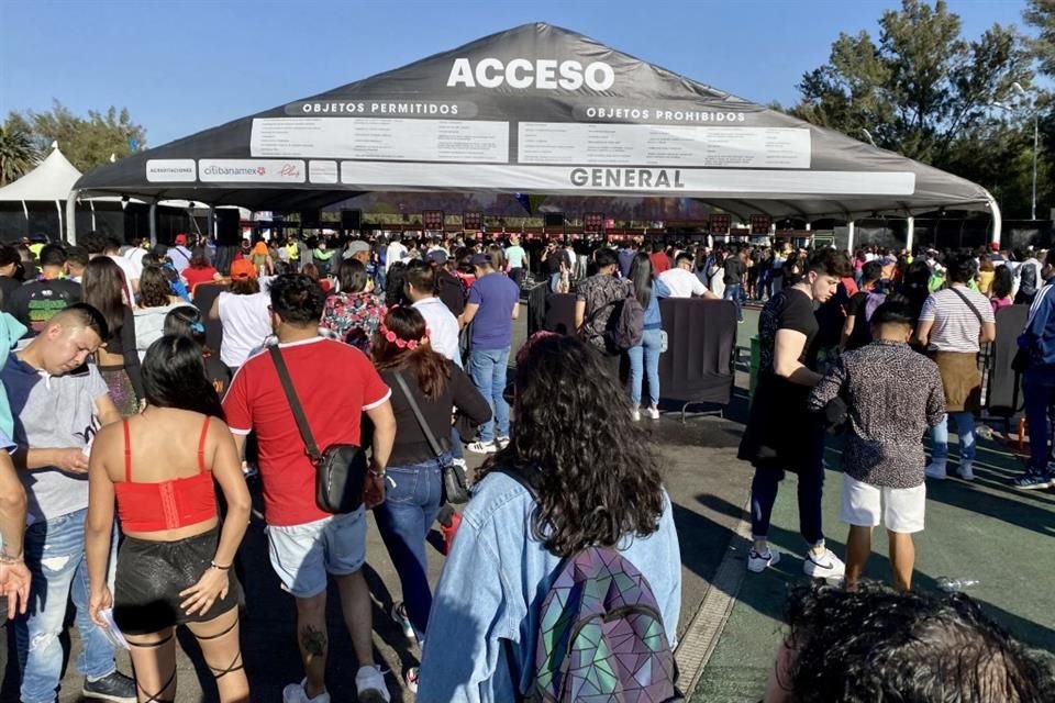 Desde muy tempranas horas, los asistentes llegaron al Autódromo Hermanos Rodríguez.