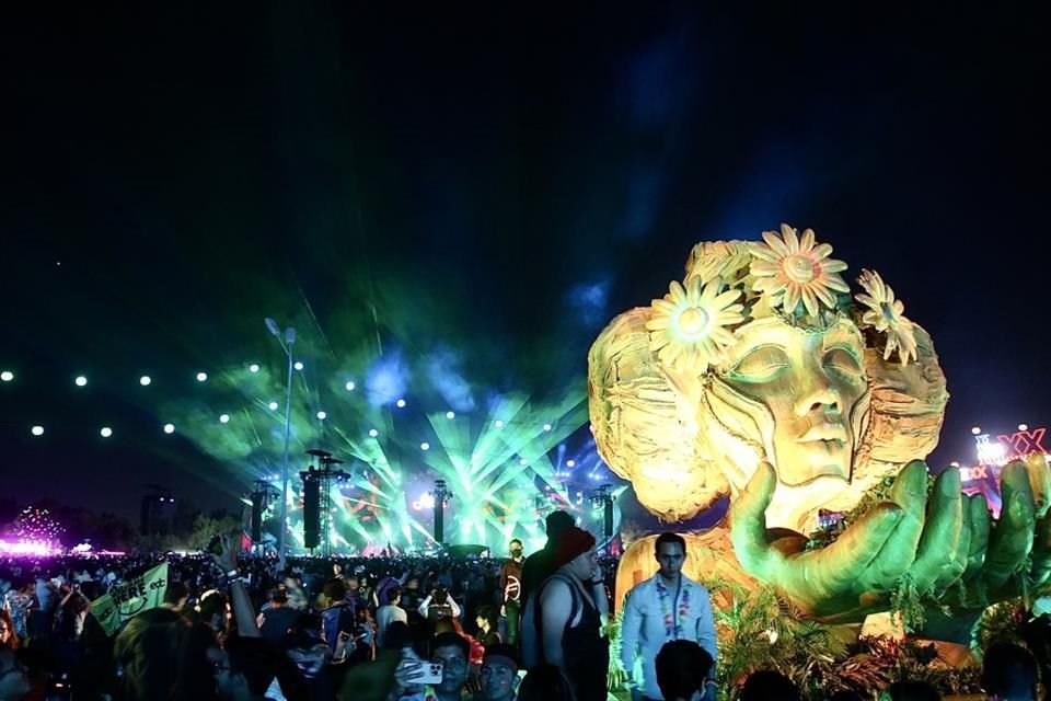 Convierten 110 mil personas el Autódromo en pista de baile en la segunda fecha del EDC