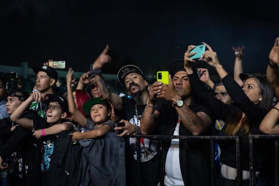 El grupo californiano Cypress Hill se presentó ante sus fans mexicanos para brindarles una fiesta de hip hop en el Velódromo Olímpico.