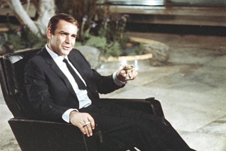 Las novelas de James Bond fueron editadas para evitar expresiones racistas; los cambios fueron aceptados por Ian Fleming.