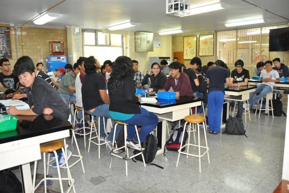 El ingreso a una preparatoria pública se realiza mediante el Concurso de Asignación a la Educación Media Superior organizado por Comipems.