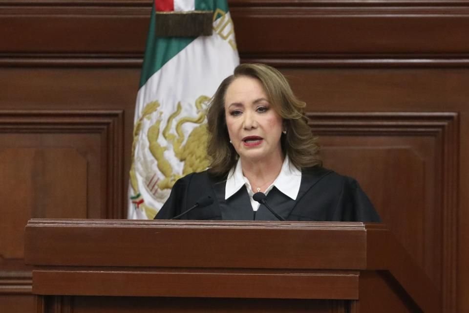 Por segunda ocasión consecutiva, Ministra Yasmín Esquivel retiró un proyecto que iba a discutir el Pleno de Corte, ante críticas de colegas.