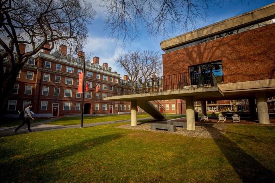 Desde hace más de tres décadas, la Fundación México en Harvard financia a mexicanos para que estudien un posgrado en Harvard.