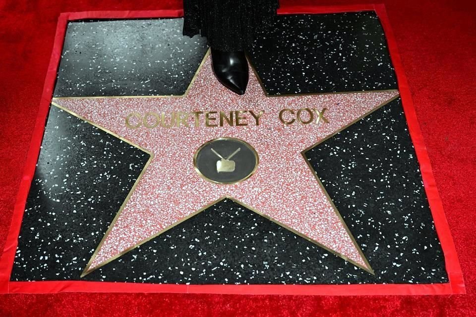 La Cámara de Comercio de Hollywood aprovechó para declarar el 27 de febrero el Día de Courteney Cox en Hollywood.