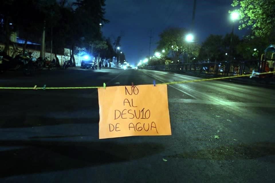 Habitantes temen que el servicio sea suspendido para ser desviado al proyecto en el Estadio Azteca.