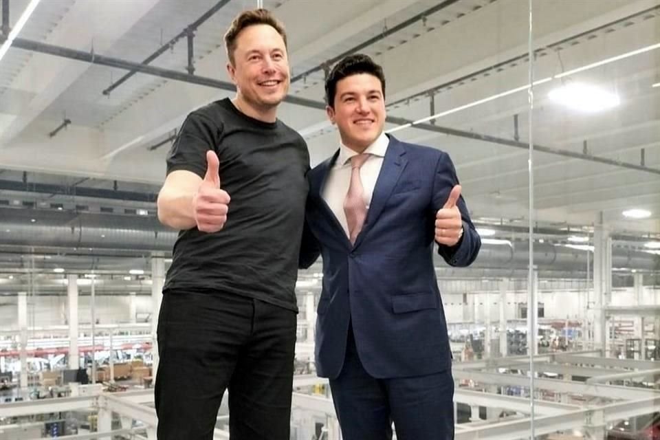 Elon Musk, propietario de Tesla y el Gobernador Samuel García.