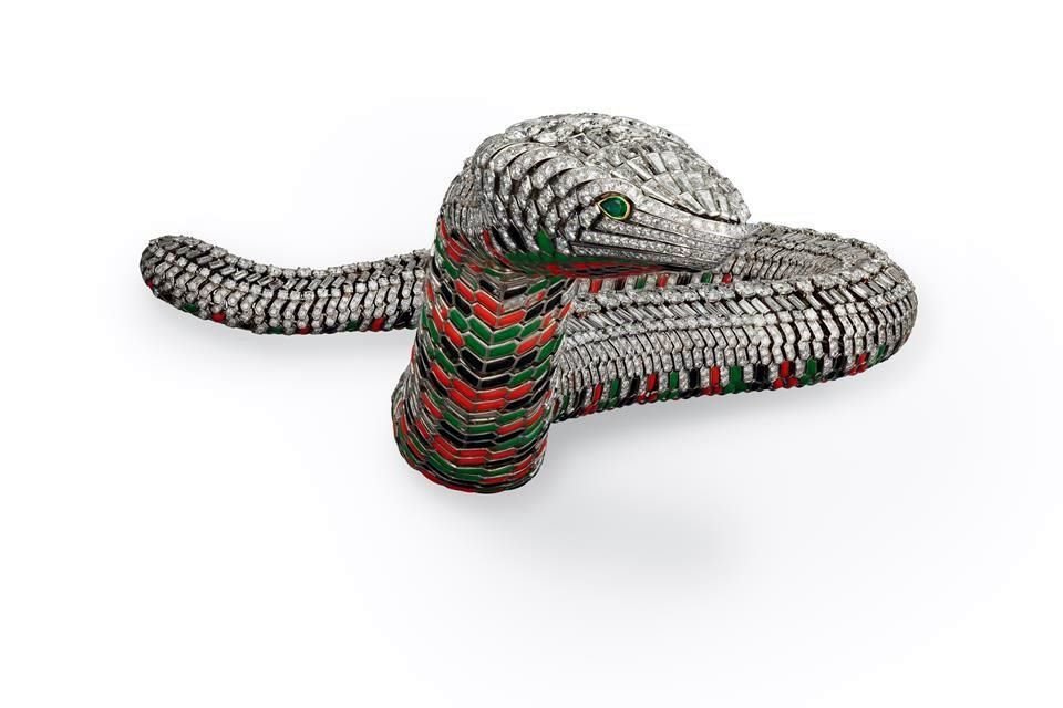 La muestra 'El diseño de Cartier: Un legado vivo' reúne más de 160 piezas, entre ellas este Collar Serpiente de 1968 que la casa diseñó para María Félix.