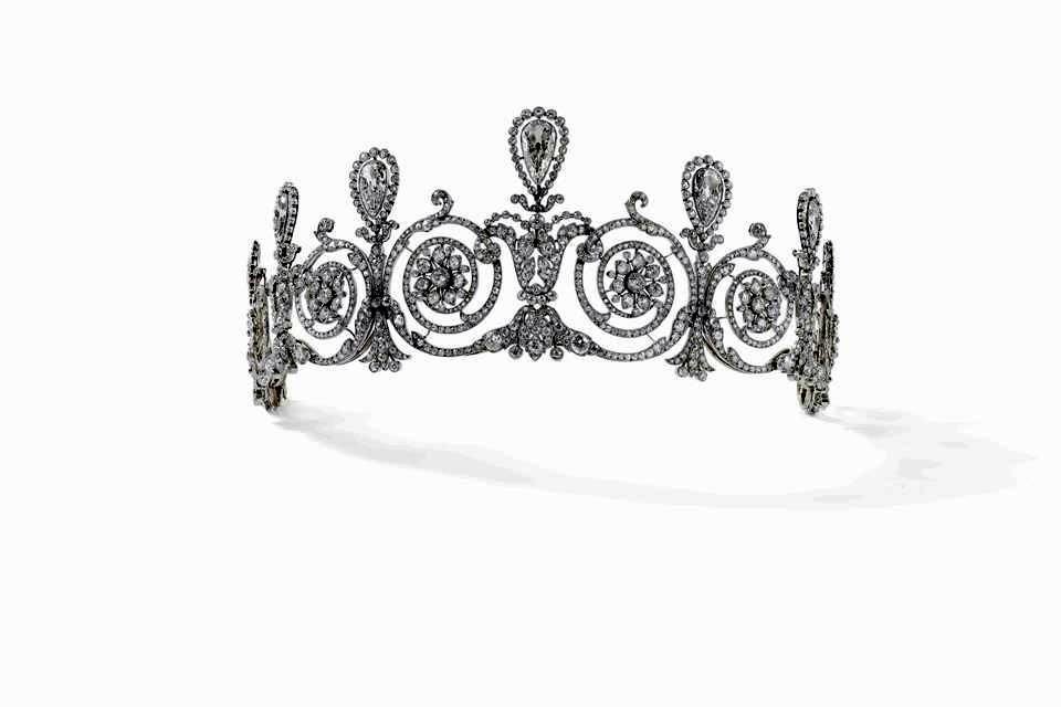 Tiara creada en 1905 por pedido especial, una de las joyas más antiguas que estarán en exhibición.