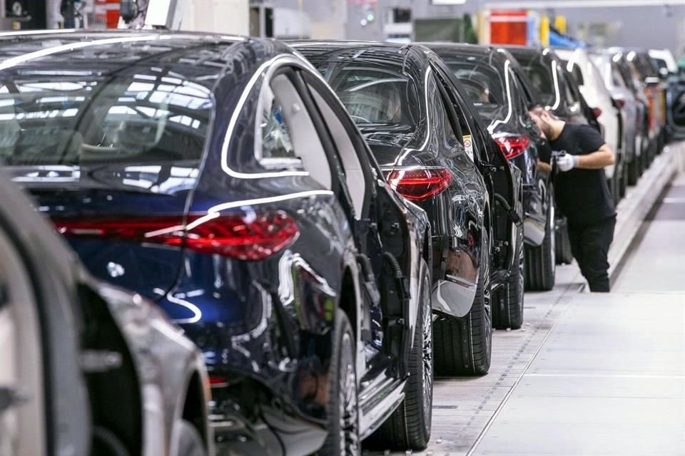 Venta de autos en México ligó nueves meses al alza.