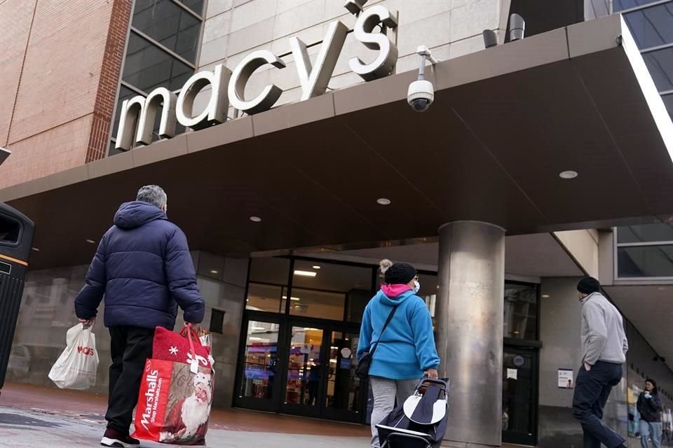 Las ganancias y ventas de Macy's para el trimestre navideño cayeron con la inflación que llevó a algunos clientes a moderar sus compras, pero superó las expectativas de Wall Street, y su perspectiva para 2023 no decepcionó dado el entorno económico incierto. 