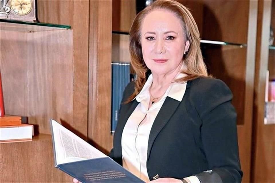 La Universidad Complutense de Madrid aseguró que no tiene nada que ver con el título que obtuvo la Ministra Yasmín Esquivel con una supuesta tesis plagiada.