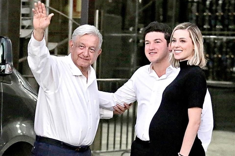 El Gobernador Samuel García y su esposa, Mariana Rodríguez, con el Presidente.