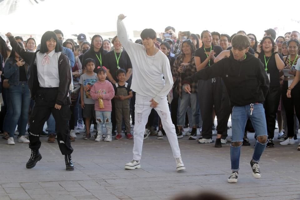 Las complejas coreografías de k-pop no faltaron en el KOCUFest.