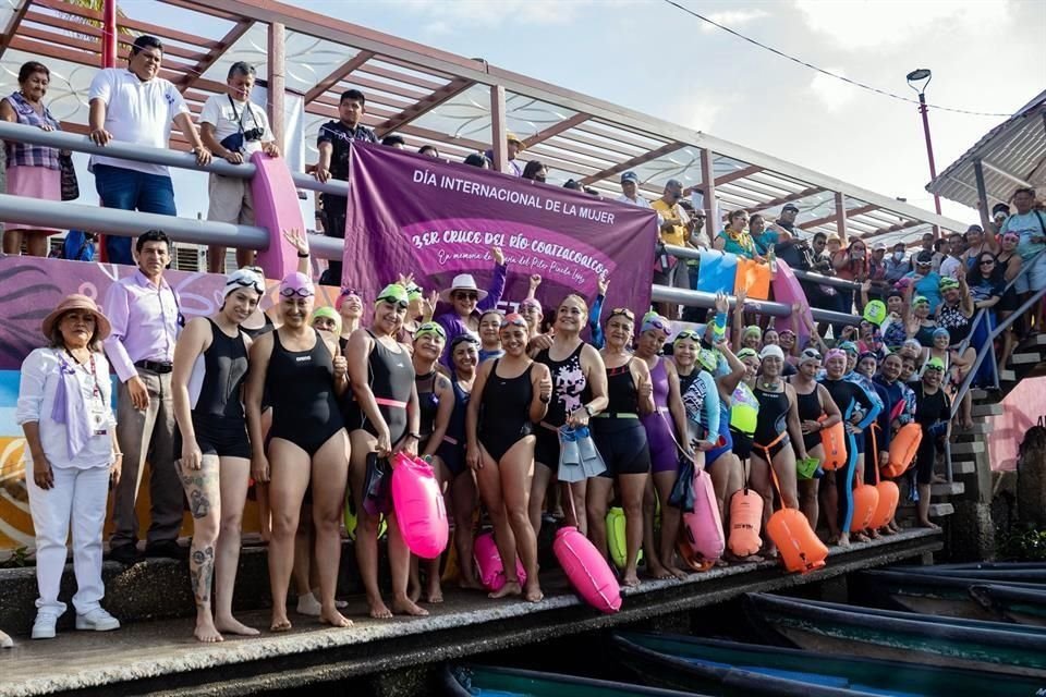 Al final del recorrido, participantes recibieron un reconocimiento.