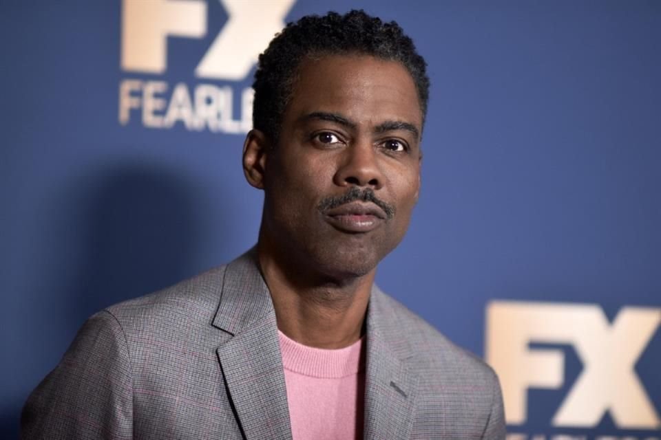 El comediante Chris Rock realizó algunas bromas sobre la bofetada que le propinó Will Smith durante los premios Óscar del año pasado.