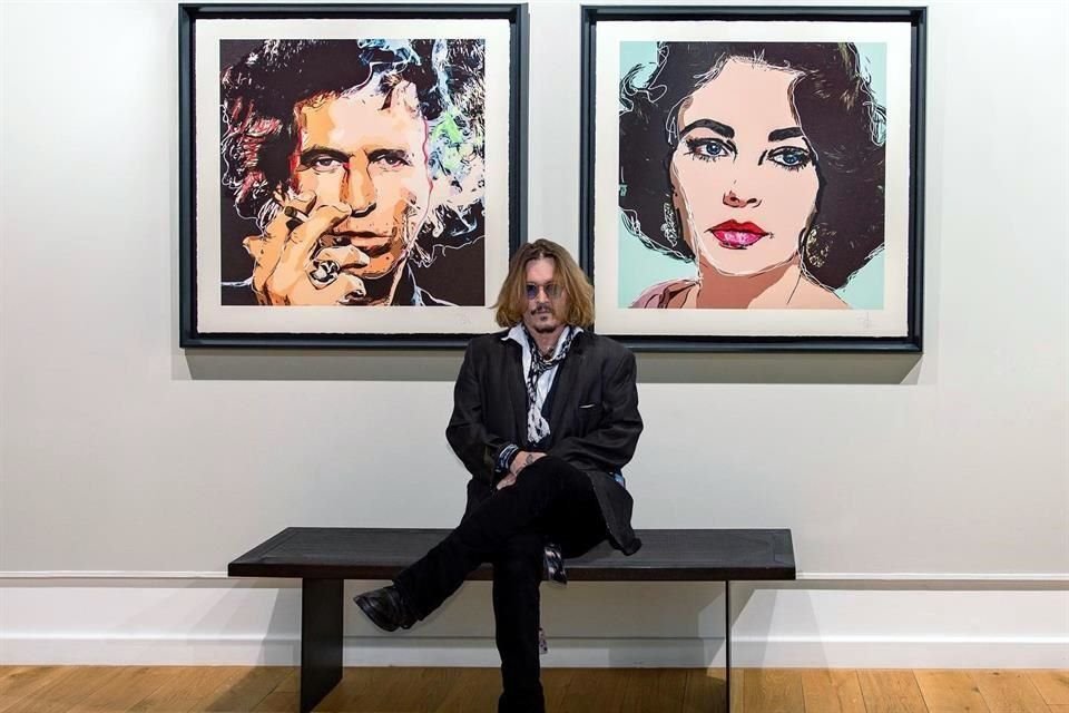 Johnny Depp ha creado retratos de personalidades como Keith Richards y Elizabeth Taylor, mismos que se venden en millones de dólares.