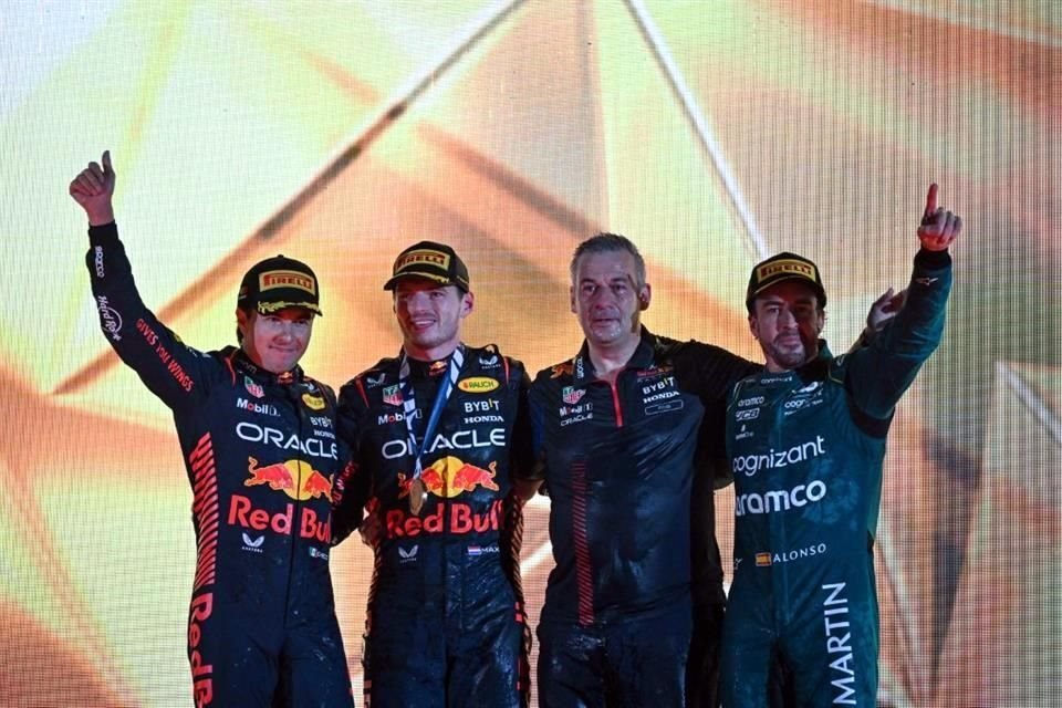 Red Bull no ganaba una primera carrera de temporada desde 2011, cuando Vettel recibió la bandera de cuadros en el Gran Premio de Australia.