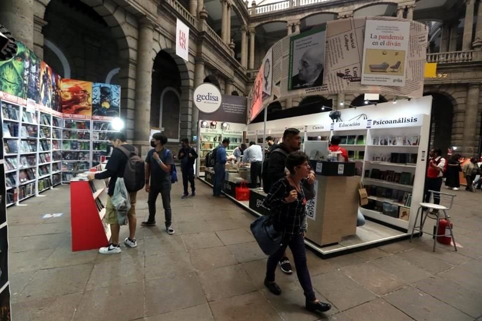 La Feria Internacional del Libro del Palacio de Minería culminó sus actividades este lunes 6 de enero.